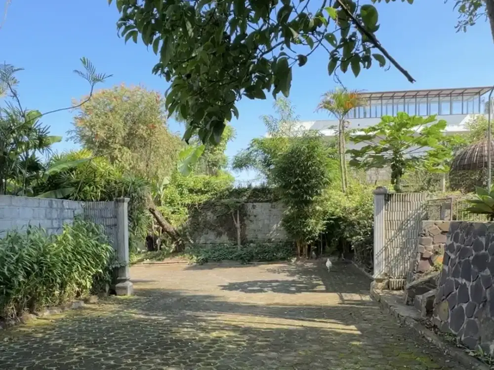 DIJUAL TANAH BONUS VILLA DAN KOLAM RENANG DI MAINROAD LEMBANG BANDUNG