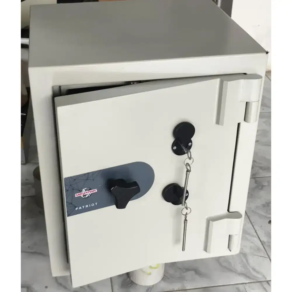 BRANGKAS SARGENT PATRIOT 60CM TAHAN API