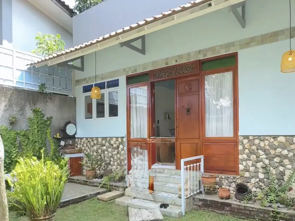 Dijual Rumah Vintage Classic di Setiabudi  Regency Bandung