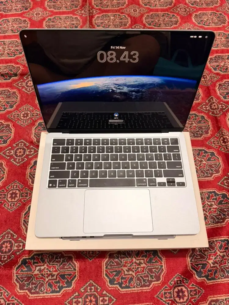 Macbook Air 13 inch M4 16/512 Ibox resmi
