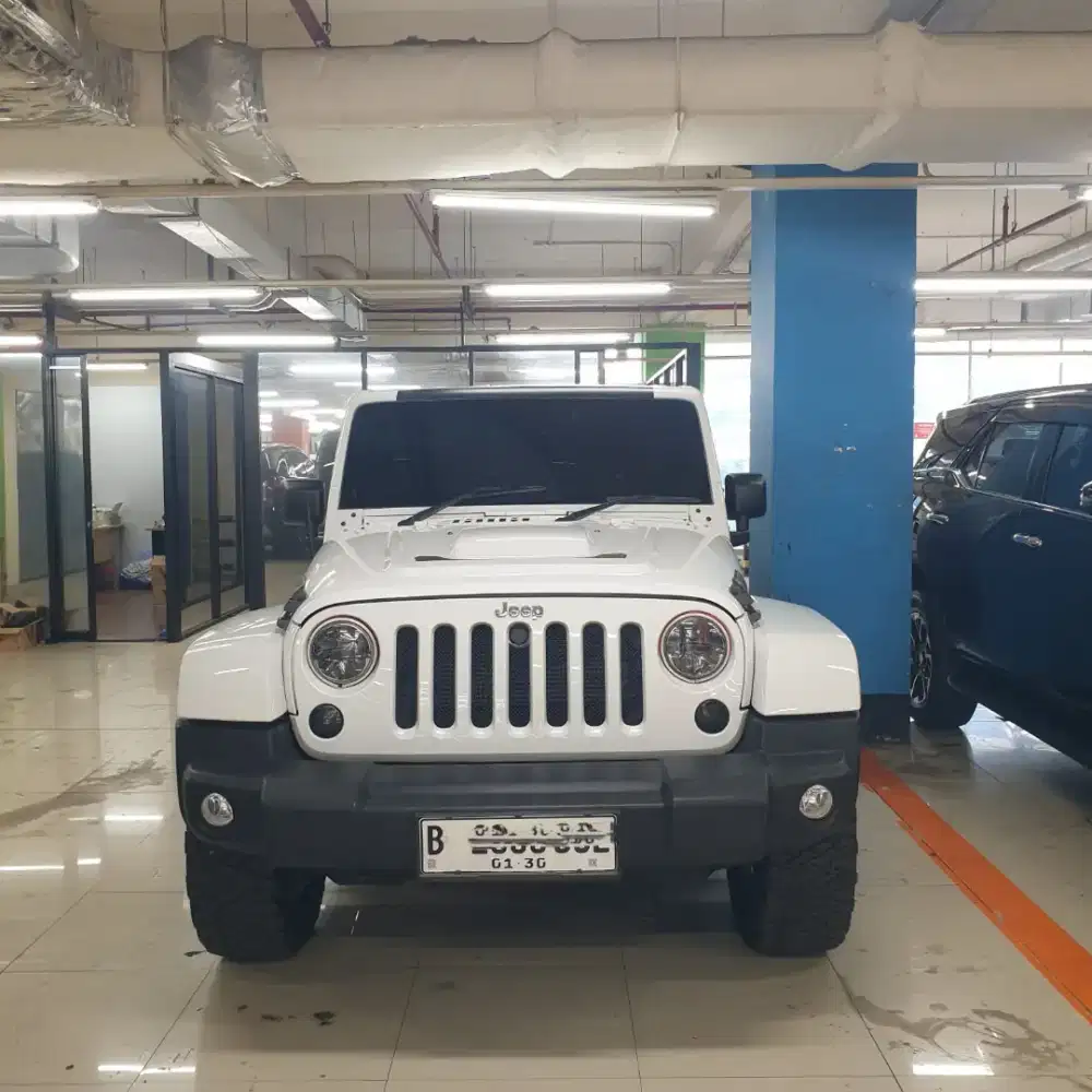 Low km! JEEP WRANGLER SAHARA 2014