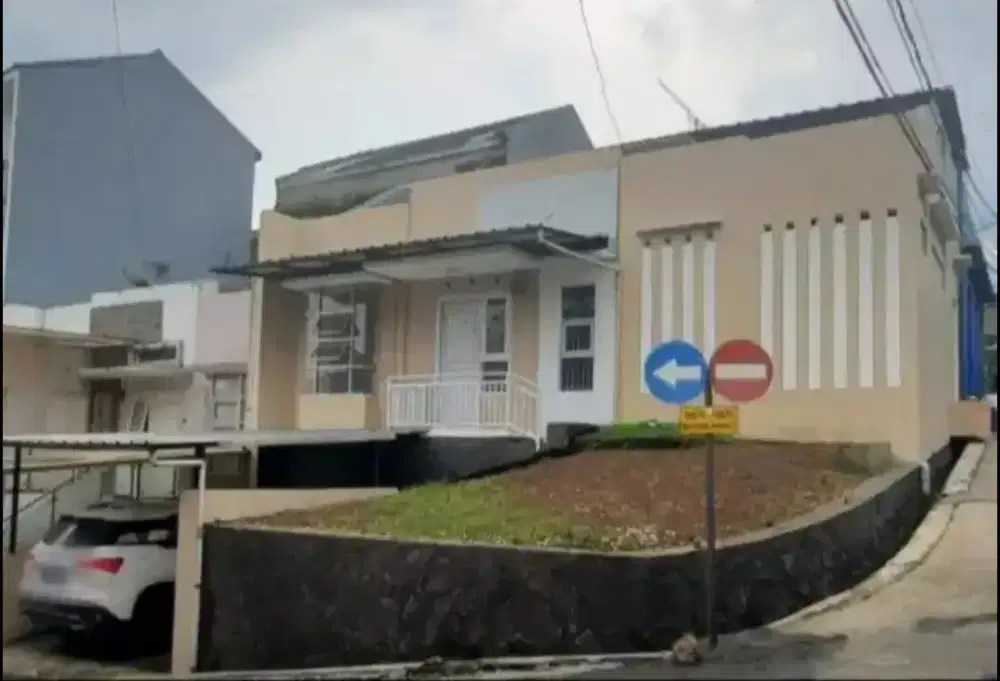 Rumah di kontrakan di jl pasir impun kota bandung
