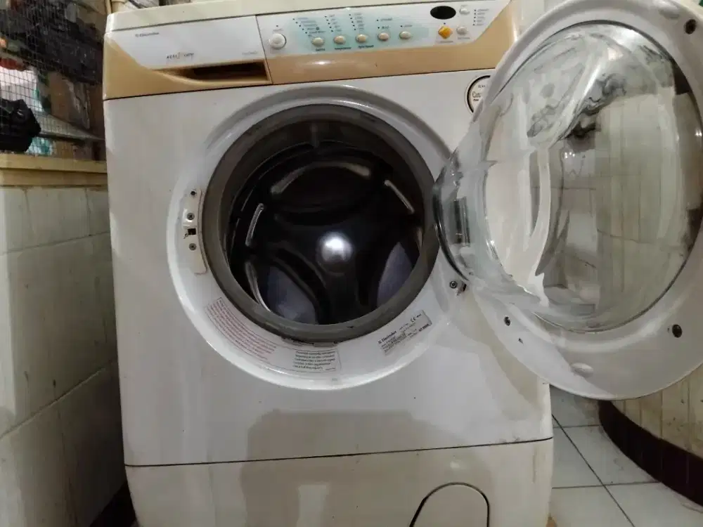 Mesin cuci Electrolux