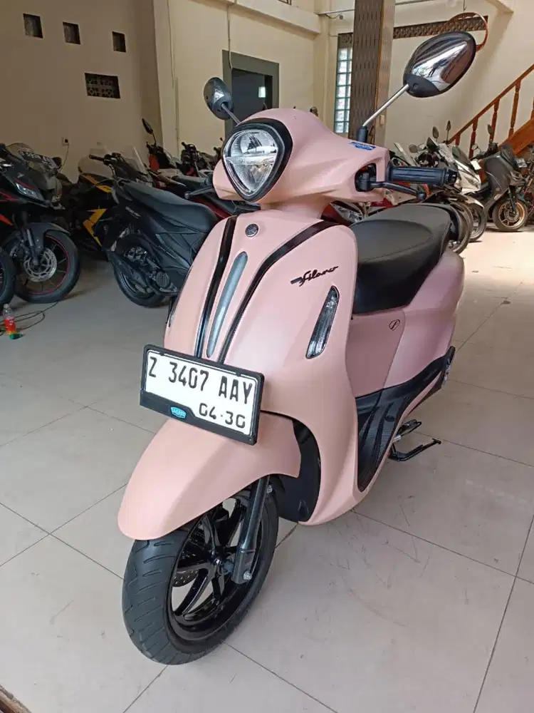 YAMAHA GRAND FILANO HYBRID NEO 2025