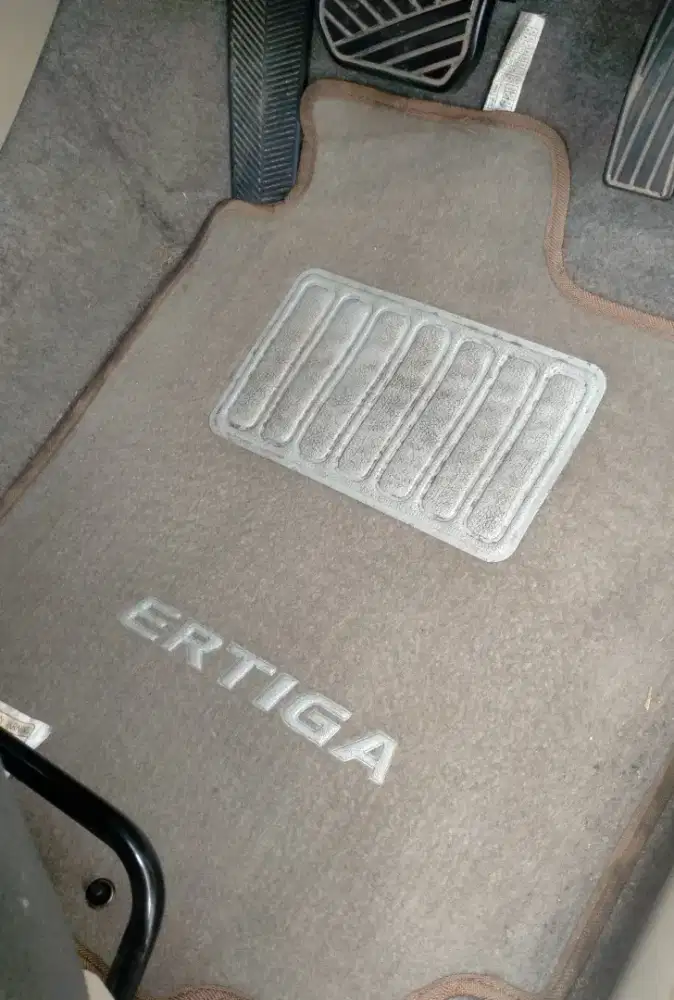 JUAL MURAH 1 set Karpet Beludru ORI + 1 set sarung jok SUZUKI ERTIGA.