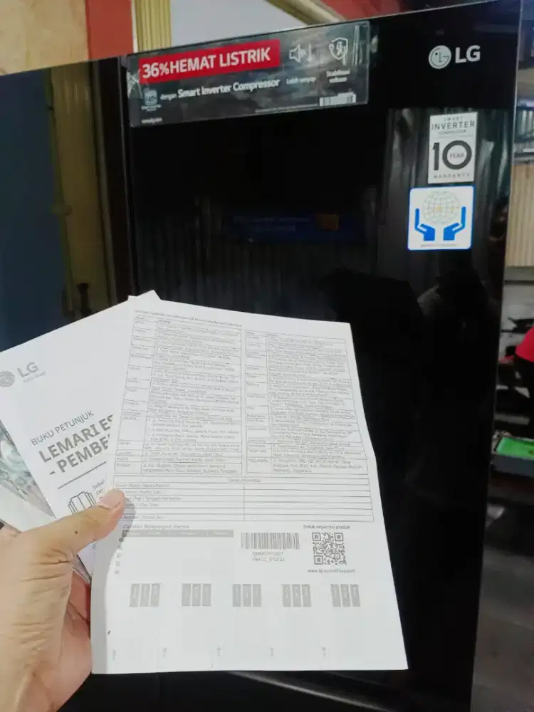 Kulkas LG inverter , kapsitas 697liter , kondisi seperti baru ,terglas