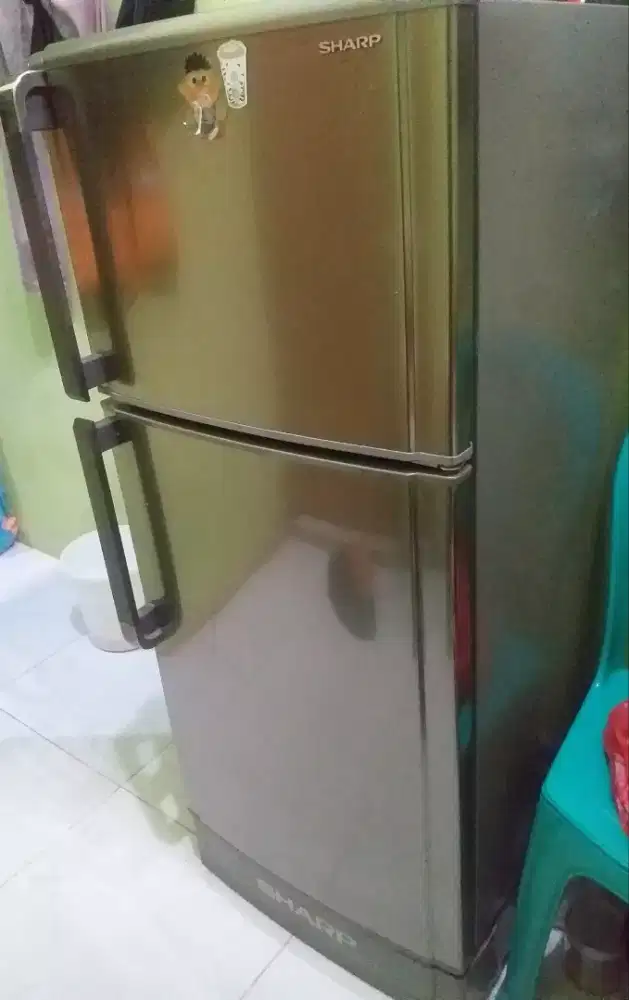 Kulkas sharp 2 pintu
