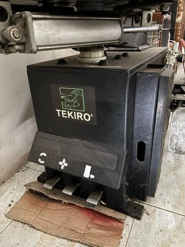 Alat pembuka ban TEKIRO