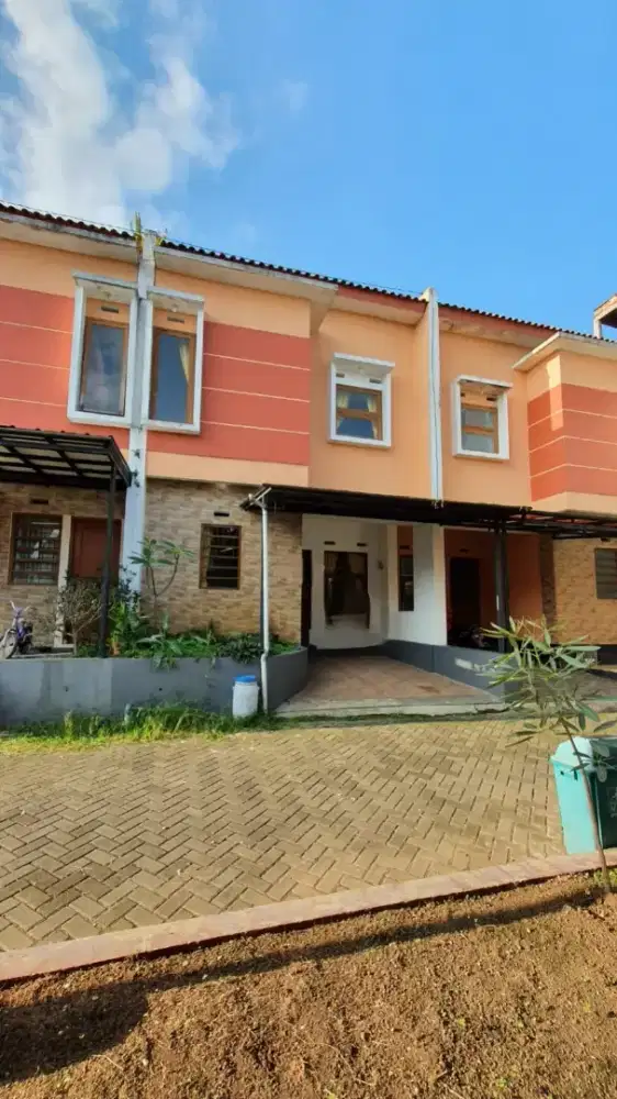 Rumah  minimalis  Turun harga lokasi good di Sariwangi  Deket Polban