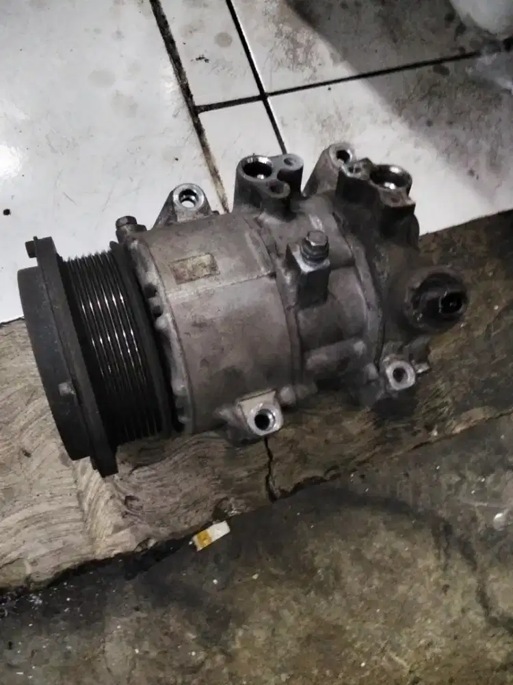 Kompresor AC copotan  mobil alphard 2013