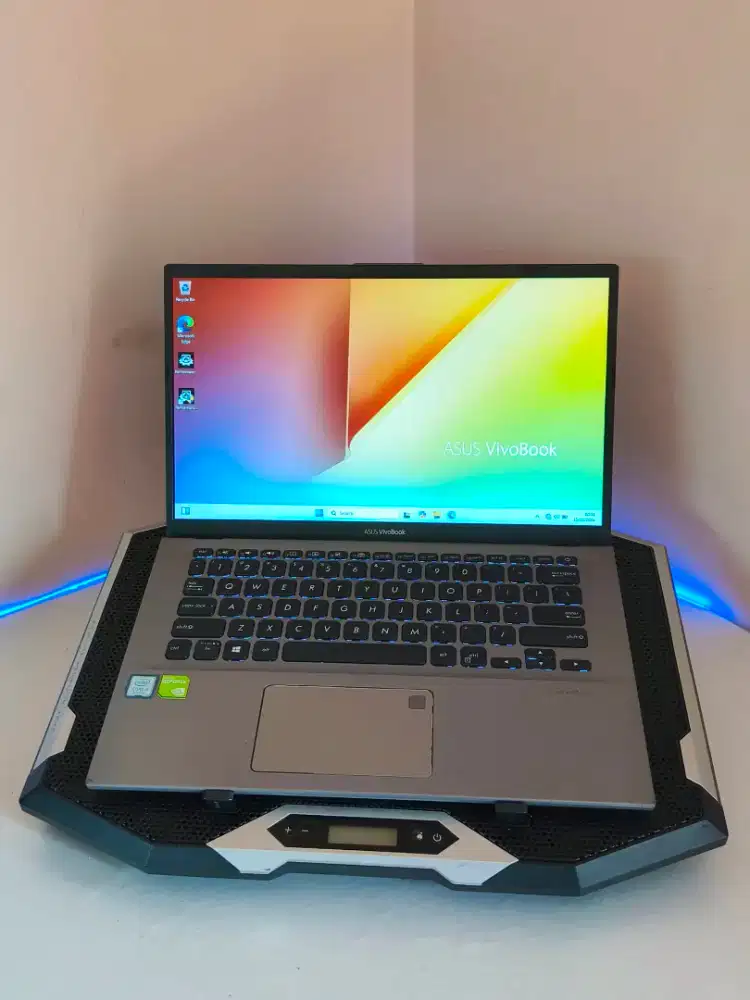 Asus Vivobook A412F 
Prosesor: Intel Core i5-8265U Ram 8gb SSD 512gb