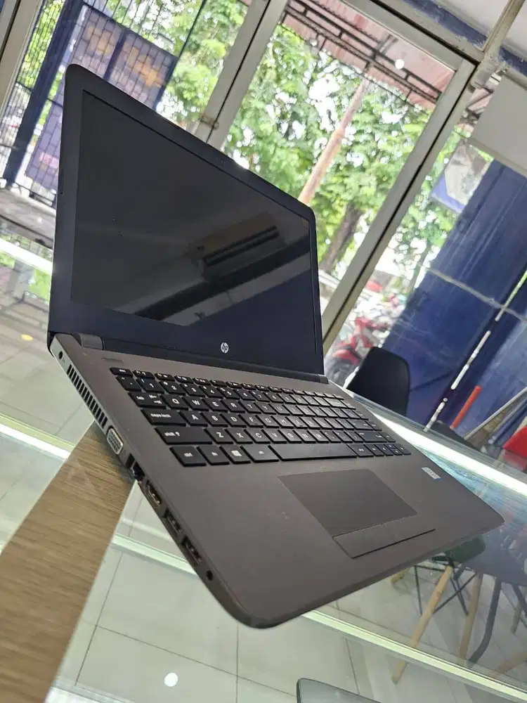 Laptop HP core i3 New ex Display
