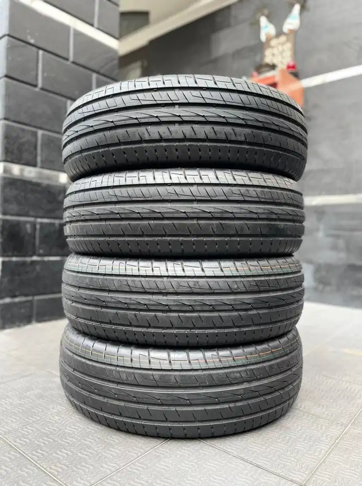 Continental UltraContact UC6 235/65/17 Santafe Captiva X-Trail CR-V