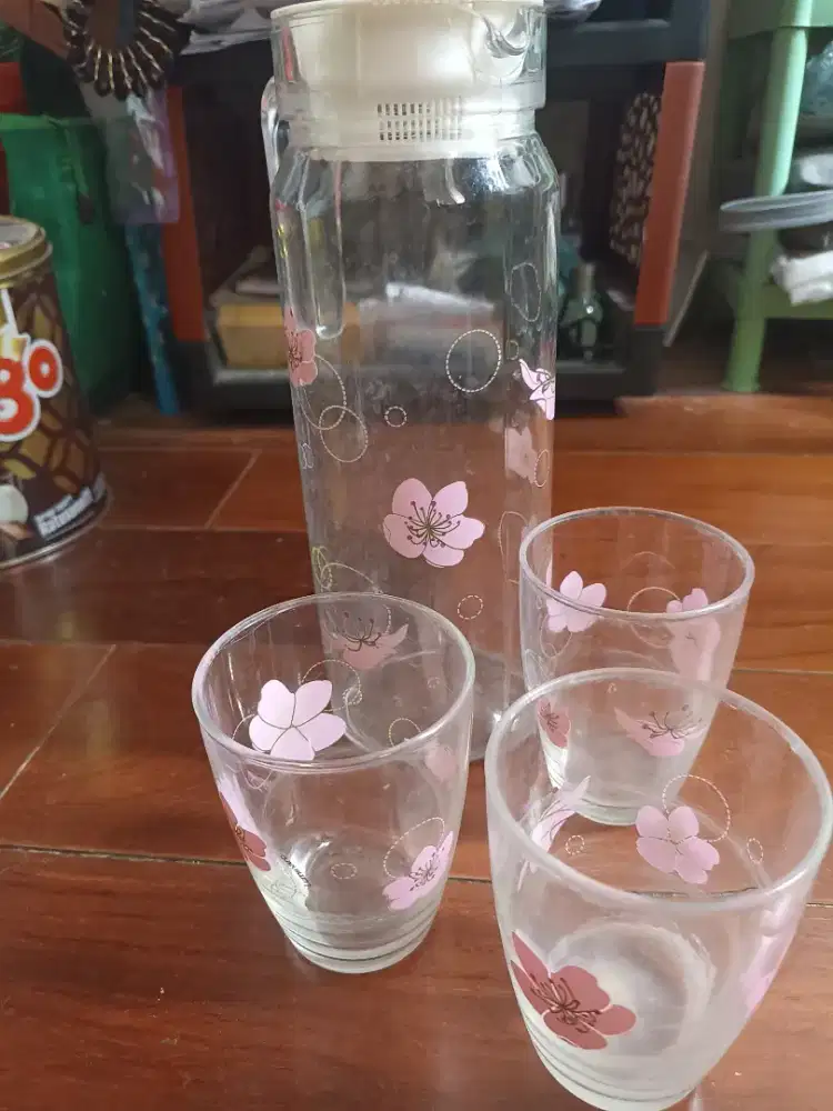 Di Jual Secepatnya Teko Dan Gelas Beling