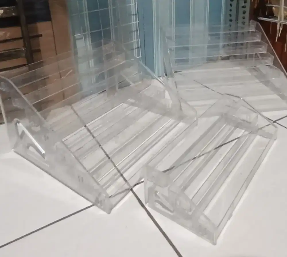 Jual cepat Rak makeup dan kutek