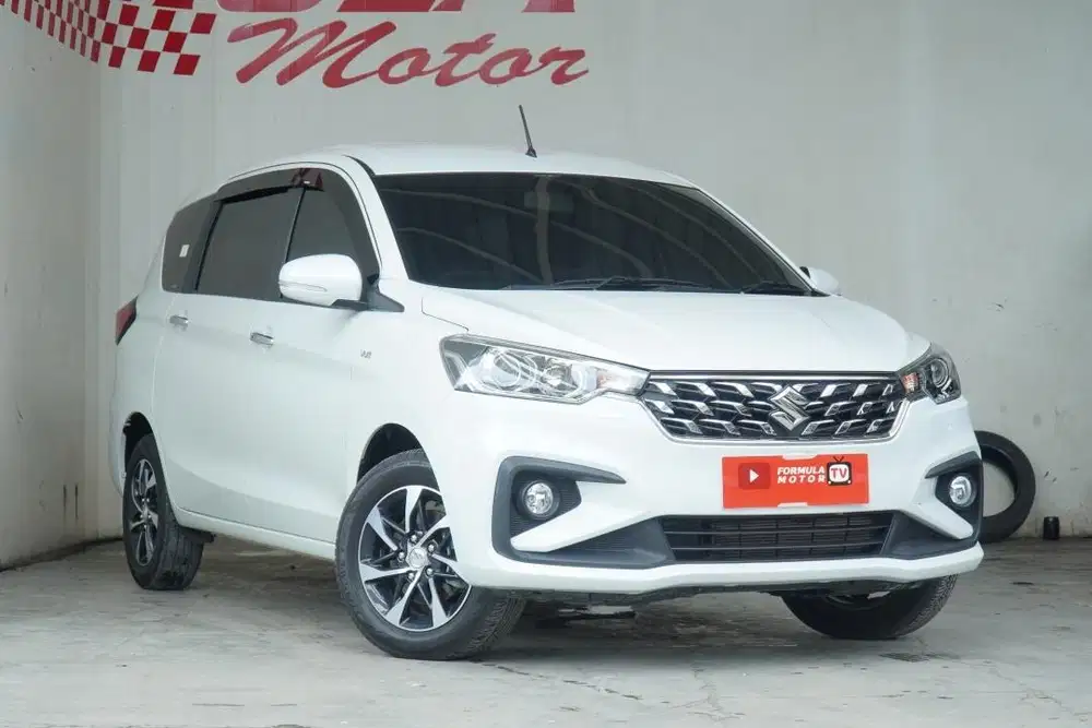 SUZUKI ERTIGA GX HYBRID A/T 2023 PUTIH