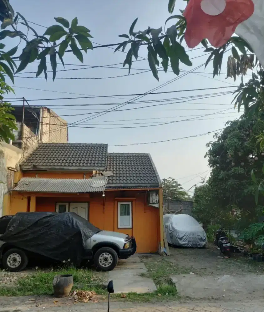 Dijual rumah pojok depan fasum istana residen  sidoarjo