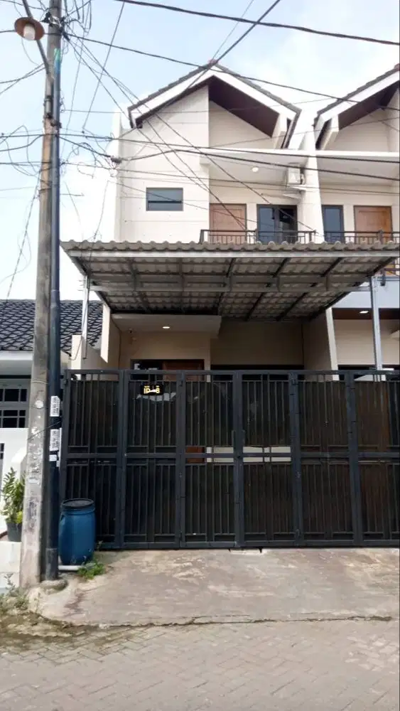 Dijual Rumah Tingkat di Harapan Indah Kota Bekasi