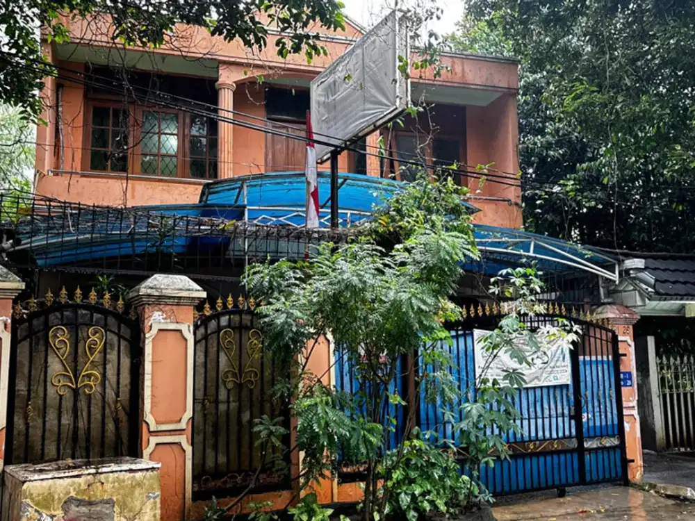 Rumah 2 Lantai, Akses Jalan 3 Mobil Di Perumahan Elit Gudang Peluru, Dekat St. KA Tebet