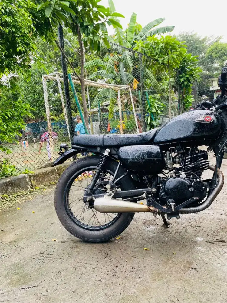 Kawasaki W 175cc Japstyle Tahun 2022