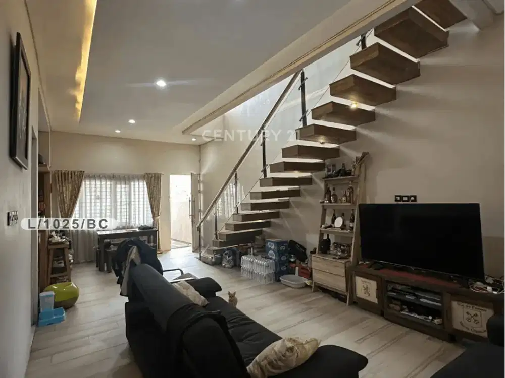 Rumah 2 Lantai Nyaman Dan Strategis Di Buah Batu Regency Bandung