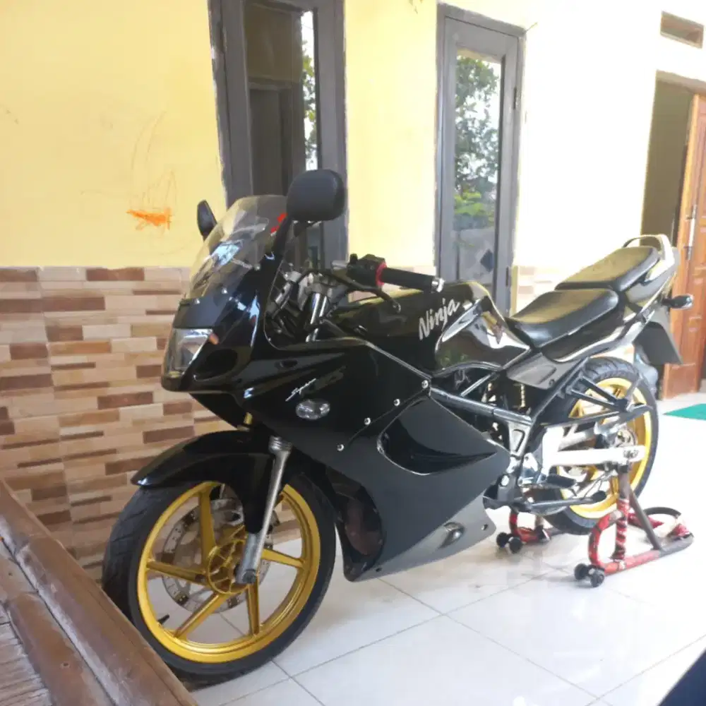 Kawasaki ninja RR old