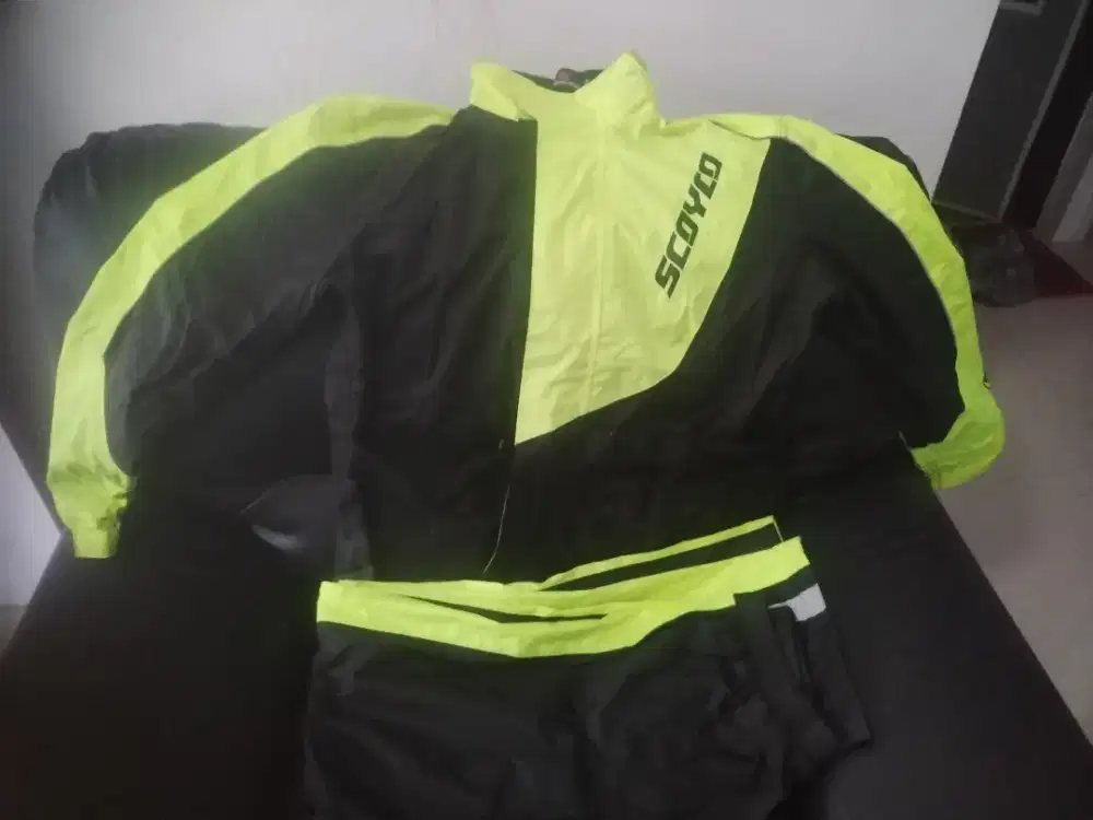 Mantel buat touring  mantep harga nego merk SKYCO size M