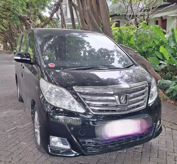 Dijual Toyota Alphard 2014 Bensin