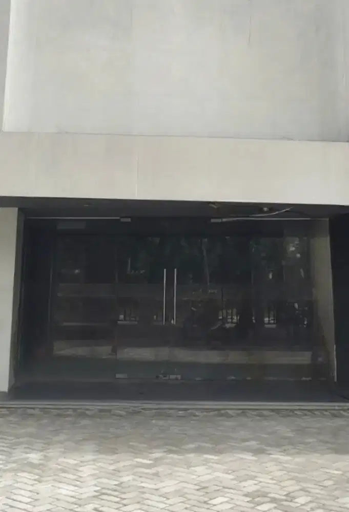 RUKO GUBERNUR SURYO TUNJUNGAN
Bekas Hotel