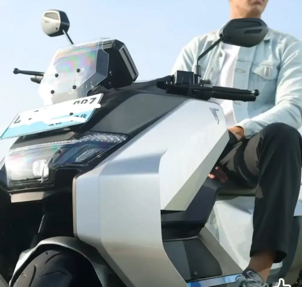 Motor listrik savart S1 P insignia 250cc putih