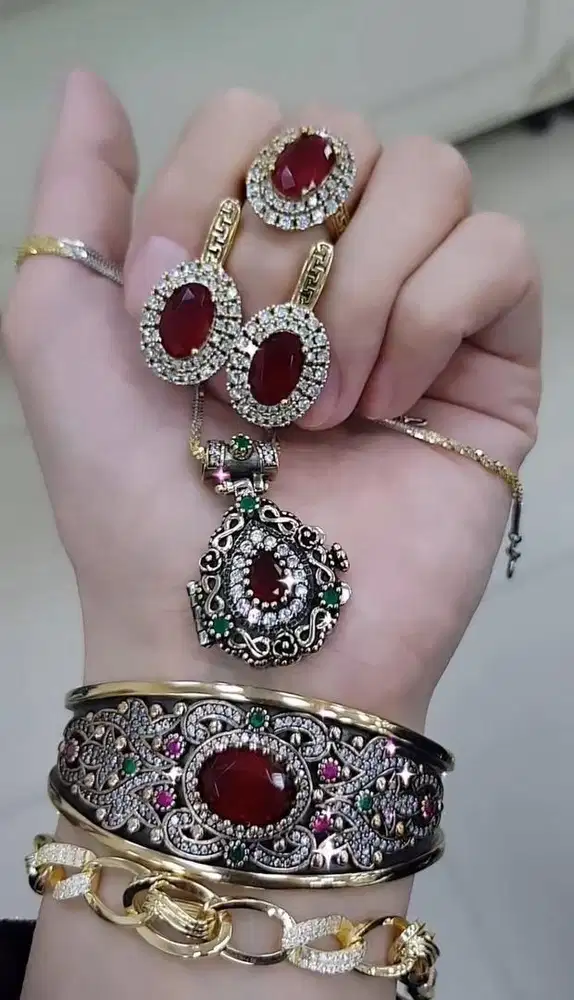 Terima emas dan berlian tanpa surat COD