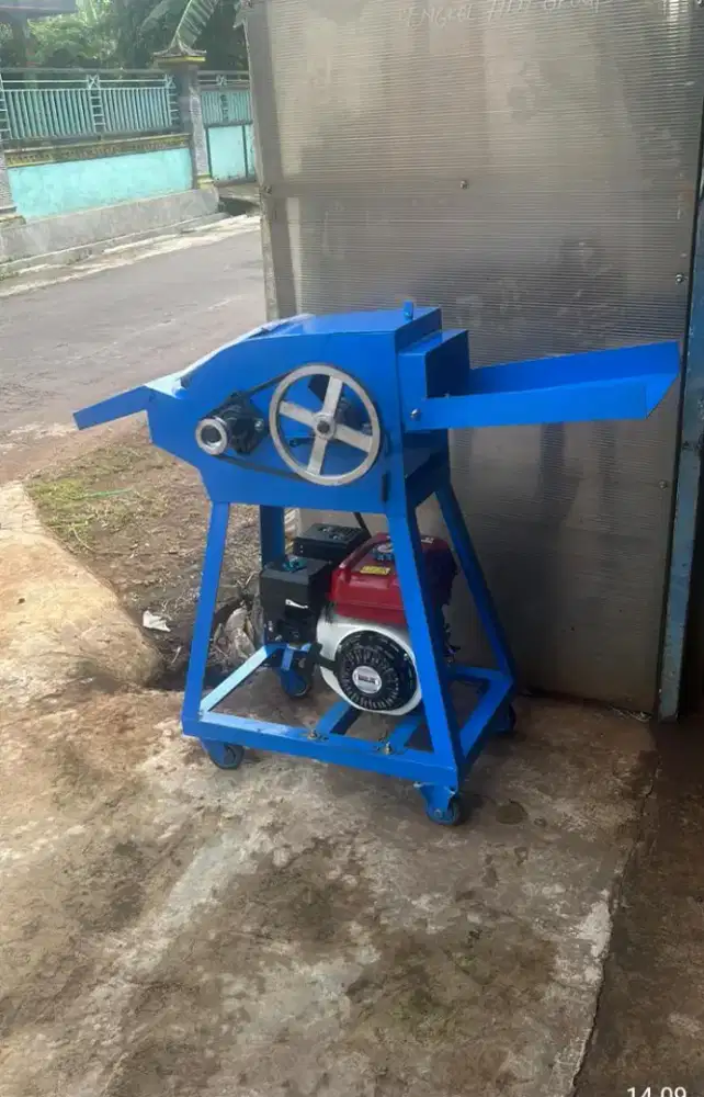 Mesin cacah rumput, daun - daun..