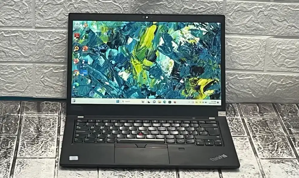 Type laptop: LENOVO THINKPAD T490 Slim Desing Core i5-8265U 8/256 SSD