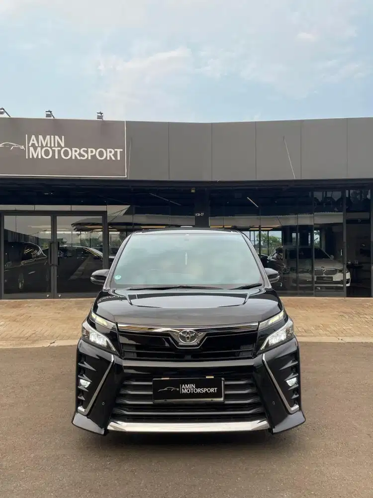 Toyota Voxy 2.0 AT 2018 alphard m6 innova avanza