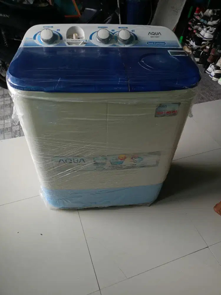 Mesin cuci 2 tabung merk Aqua japan mulussssss