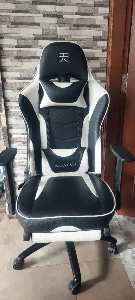 Kursi Gaming Amatsu Putih