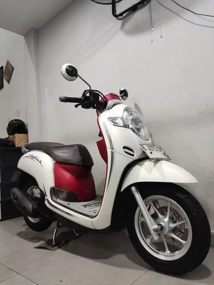 Scoopy Fi 2019 / 2020 Mulus Sekali Plat Jakarta ABBA