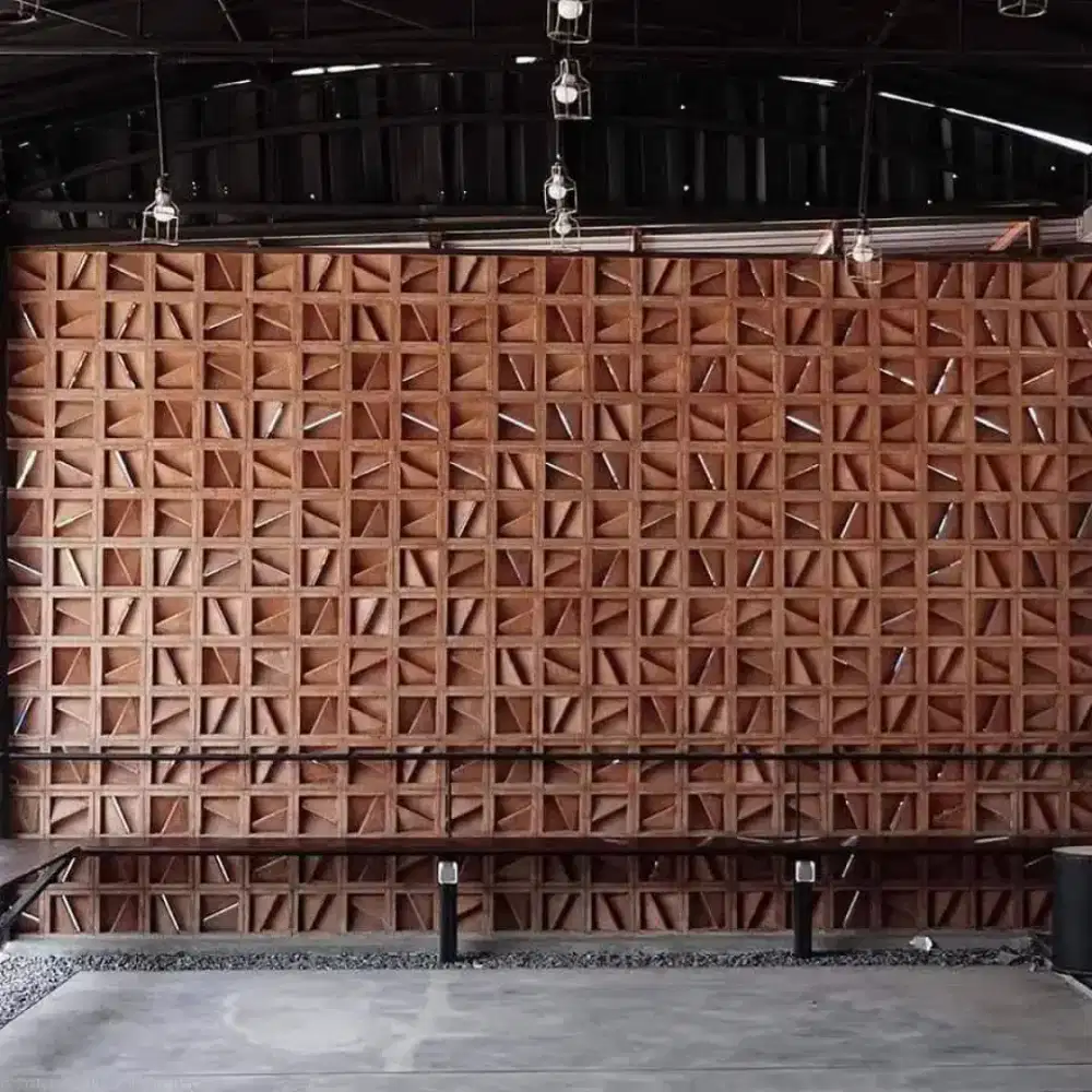 Loster/Roster/Lubang angin minimalis