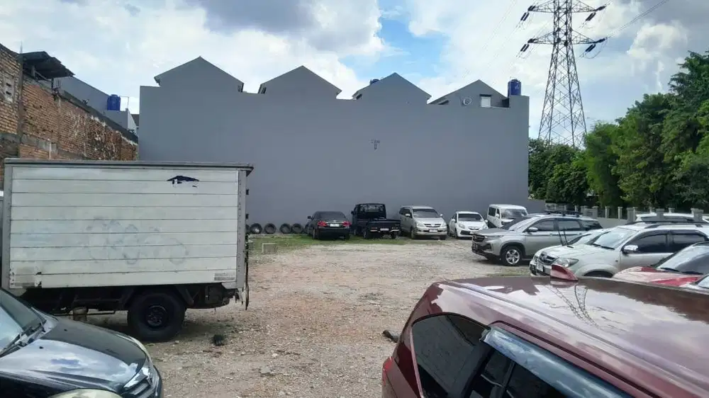 Disewakan Tanah Kosong dengan Akses Jalan Pisangan Baru Utara
