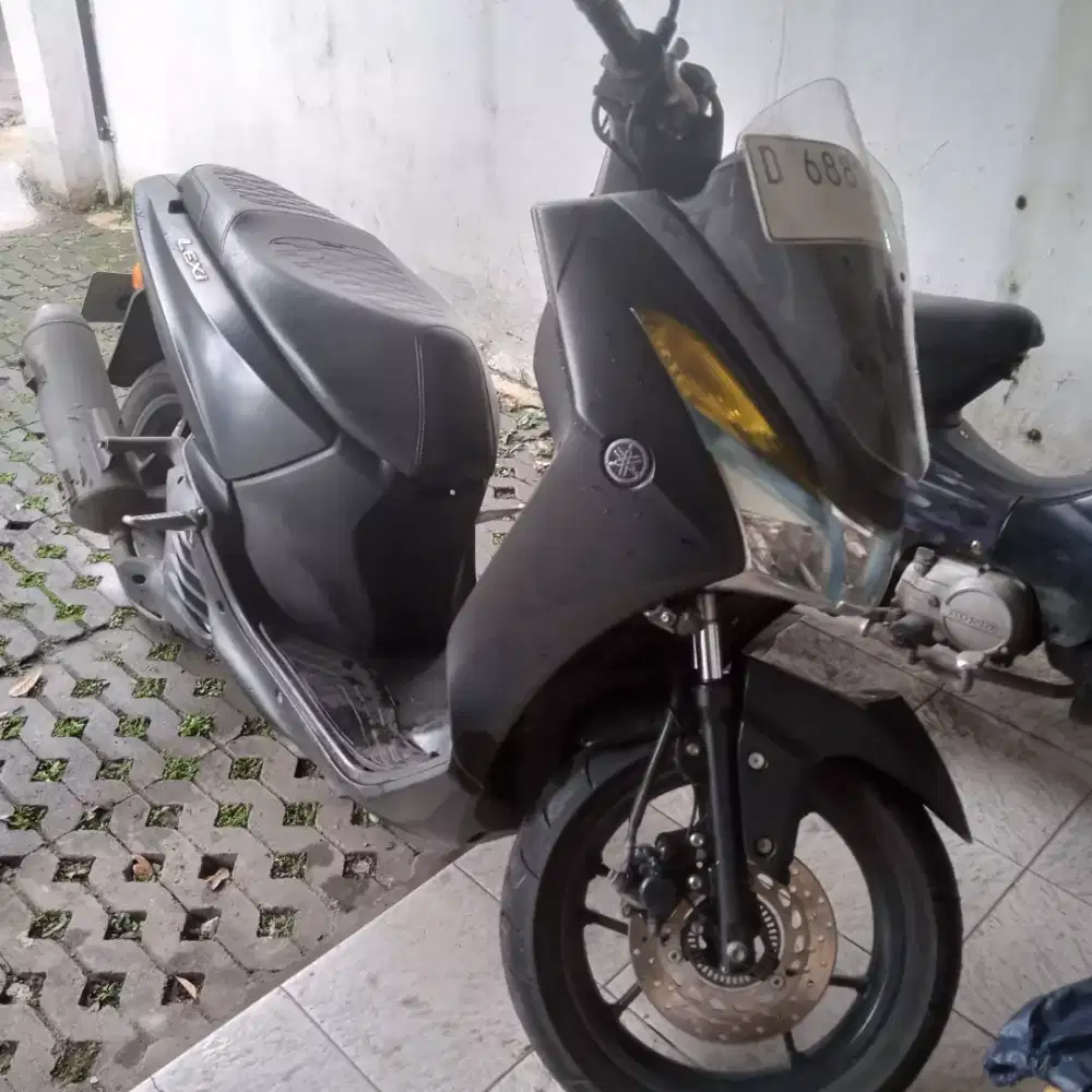 Jual cepat motor yamaha lexi 2019 hitam doff