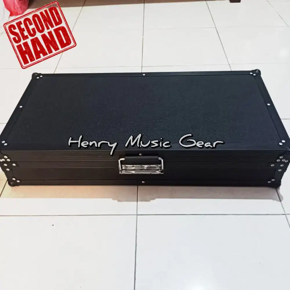 Hardcase Untuk Efek Gitar atau Bass Secondhand Kondisi Istimewa