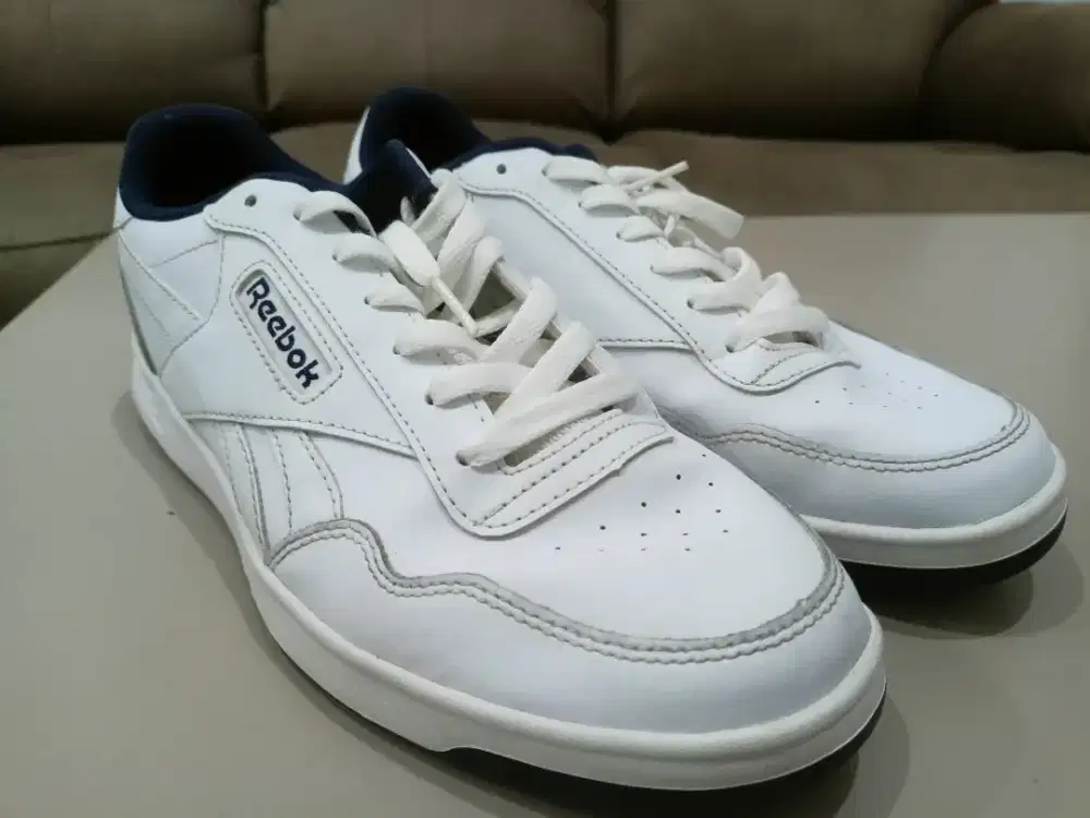 Sepatu Pria Reebook Putih