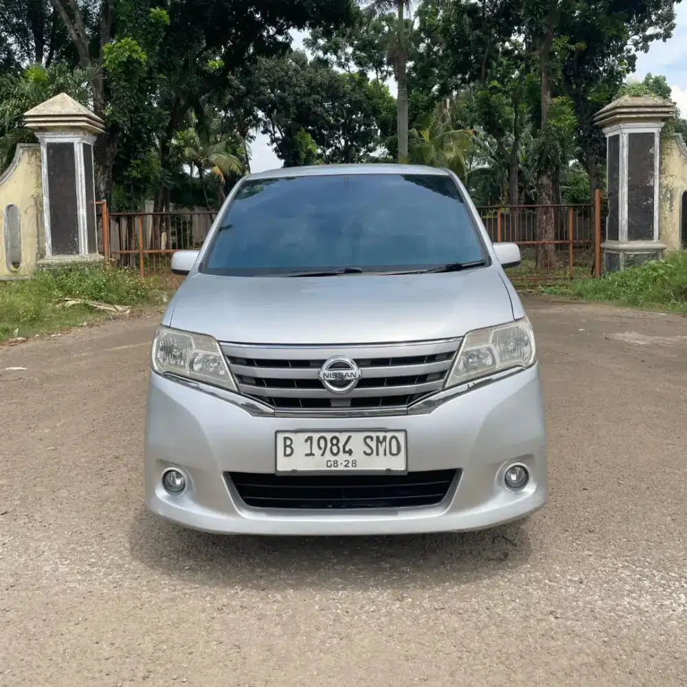 Nisan serena x matic 2013