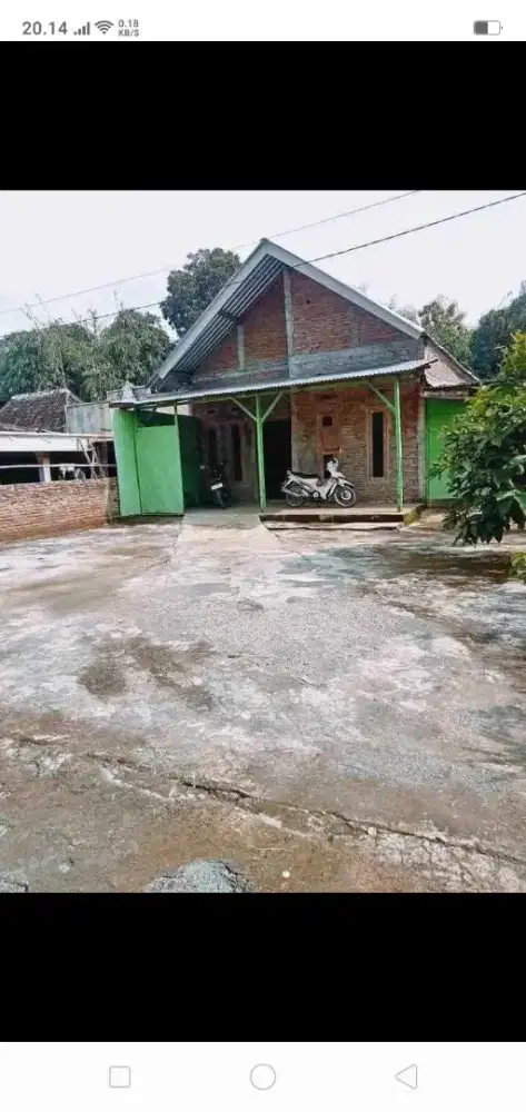 Jual rumah desa Wonosari Gondangrejo lt 243mtr hrg 260jt nego