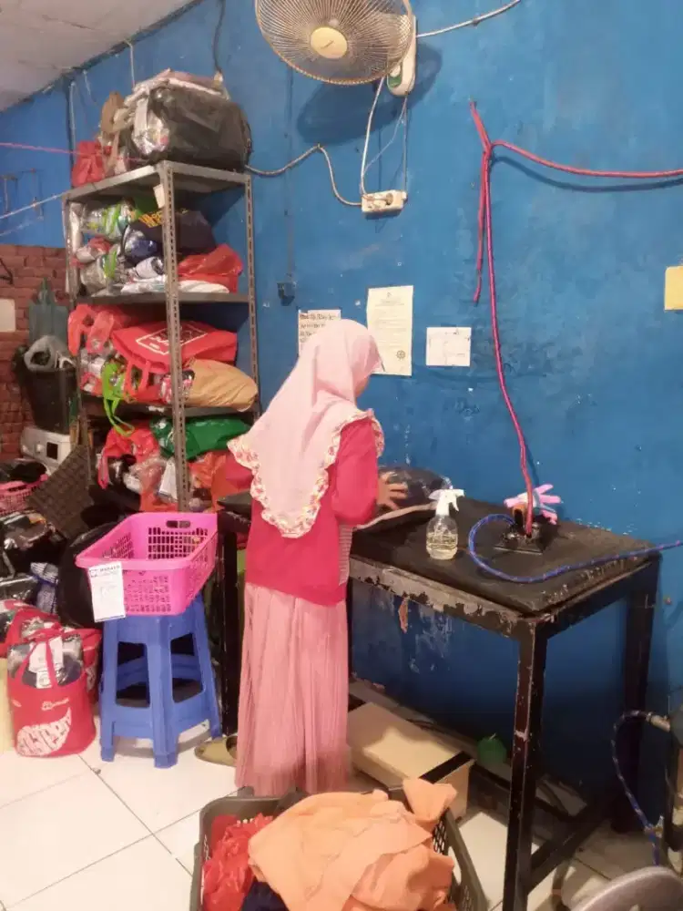 Zatta Laundry  , jasa Laundry gratis antar jemput  .