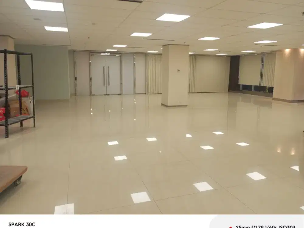 Sewa Ruang Kantor KMO Building GF Luas 298