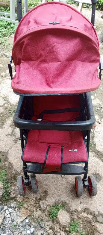 Baby Walker . pemakaian pribadi masih bagus.tinggal dicuci doang