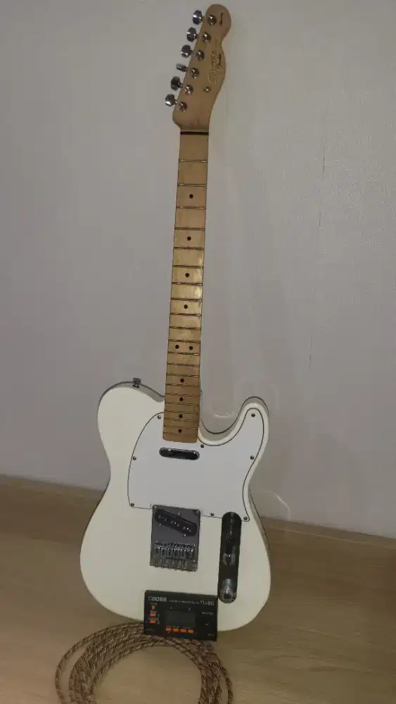 Gitar merk Squire by fender ( type infinity)