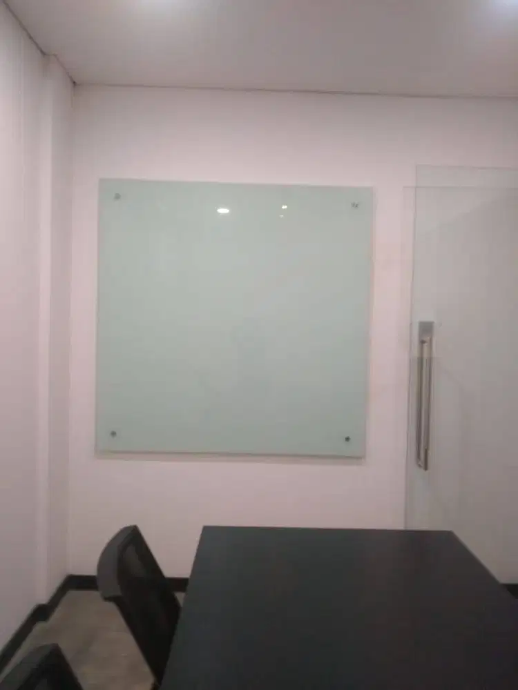 Papan Tulis Kaca 150 x 150 (Glass Whiteboard)