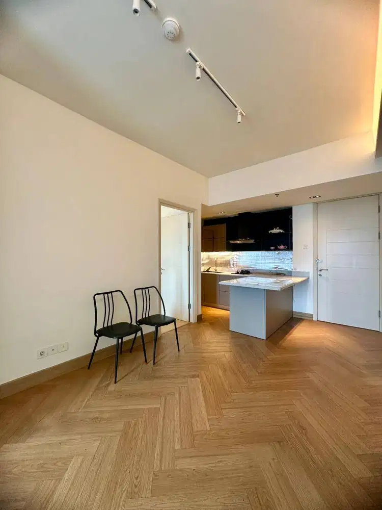 DISEWAKAN APARTEMEN BENSON TOWER 2BR LUAS 81m2 FULL FURNISHED NEW GRES